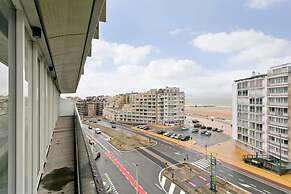 Bright Modern Apartment With Terrace Near Beach