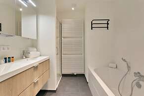 Bright Modern Apartment With Terrace Near Beach