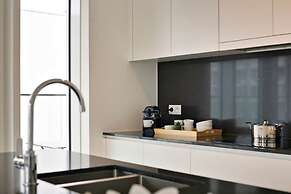 Bright Modern Apartment With Terrace Near Beach