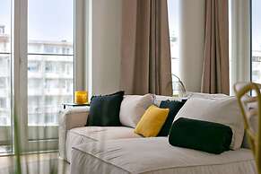 Bright Modern Apartment With Terrace Near Beach