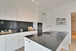 Bright Modern Apartment With Terrace Near Beach