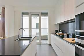 Bright Modern Apartment With Terrace Near Beach