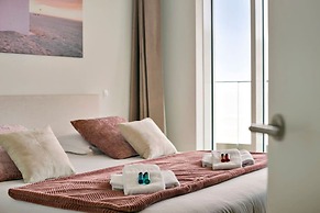 Bright Modern Apartment With Terrace Near Beach