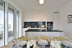 Bright Modern Apartment With Terrace Near Beach