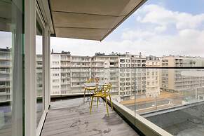 Bright Modern Apartment With Terrace Near Beach