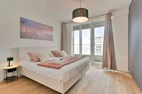 Bright Modern Apartment With Terrace Near Beach