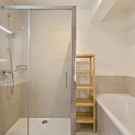 Majestic Apartment With Breathtaking Sea View