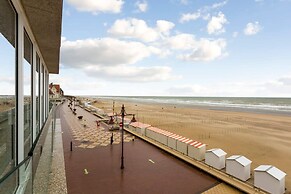 Majestic Apartment With Breathtaking Sea View