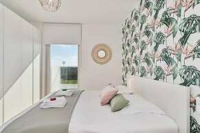 New Apartment Near the Beach With Stunning Seaview