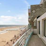 Panoramic Seaview Apartment in t Zoute