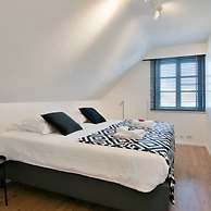 Spectacular Holiday-villa With Lounge-area and bar