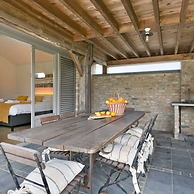 Spectacular Holiday-villa With Lounge-area and bar