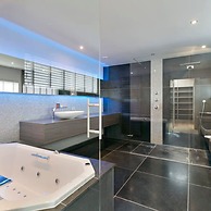 Spectacular Holiday-villa With Lounge-area and bar