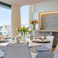 Majestic new Penthouse With 2 Parkings