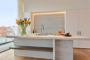 Majestic new Penthouse With 2 Parkings