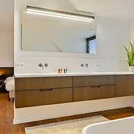 Majestic new Penthouse With 2 Parkings