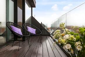 Majestic new Penthouse With 2 Parkings