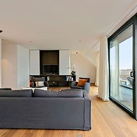 Majestic new Penthouse With 2 Parkings