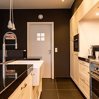 Huswell - Fabulous House for 8 People With Sunny Garden