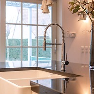 Huswell - Fabulous House for 8 People With Sunny Garden