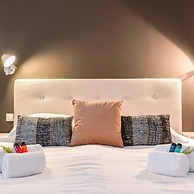 Huswell - Fabulous House for 8 People With Sunny Garden