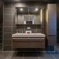 Huswell - Fabulous House for 8 People With Sunny Garden