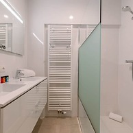 Comfortable 2 Bedroom Apartment With Sea-view