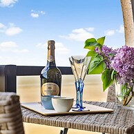 Beautiful Studio With Stunning Seaview and Terrace