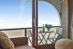 Beautiful Studio With Stunning Seaview and Terrace