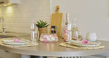 Beautiful Studio With Stunning Seaview and Terrace