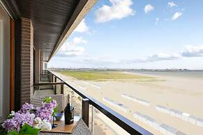 Beautiful Studio With Stunning Seaview and Terrace