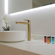 Stunning Modern Apartment With Large Terrace