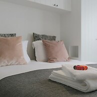 Stunning Modern Apartment With Large Terrace