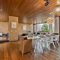 Modernist Design House With Garden Near the Beach
