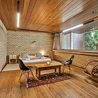 Modernist Design House With Garden Near the Beach