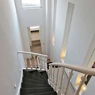 Mimi s House - Authentic Family Home by the Beach