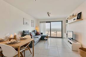 Cosy Apartment With Amazing Beach View