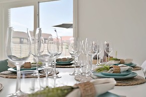 Spacious Bungalow With Garden Near the Beach sea