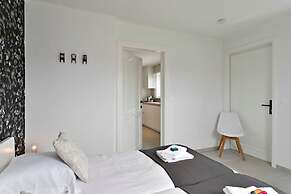 Spacious Bungalow With Garden Near the Beach sea