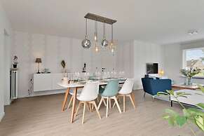 Spacious Bungalow With Garden Near the Beach sea