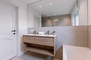 Spacious Bungalow With Garden Near the Beach sea