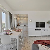 Charming Apartment Near the Beach