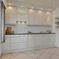 Charming Apartment Near the Beach