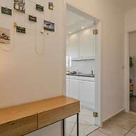 Charming Apartment Near the Beach