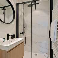 Stylishly Refurbished Apartment With sea View