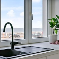 Stylishly Refurbished Apartment With sea View