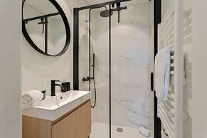 Stylishly Refurbished Apartment With sea View