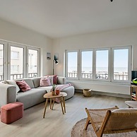 Stylishly Refurbished Apartment With sea View