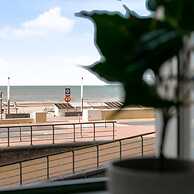 Stylishly Refurbished Apartment With sea View