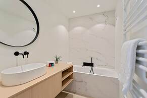 Stylishly Refurbished Apartment With sea View